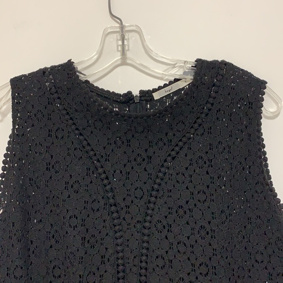 Hazel Black Lace Sleeveless Blouse - Picture 4 of 8